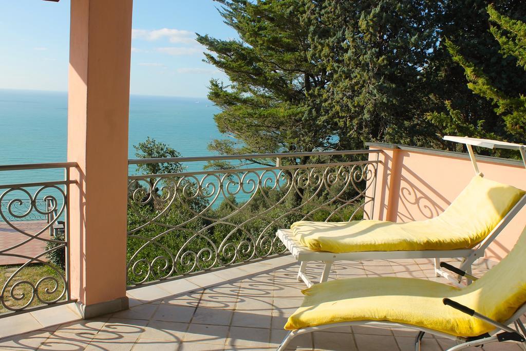 Le Palme Couette-café Ameglia